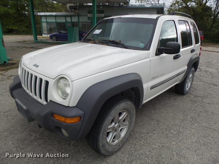 image for item DB1483 2002 Jeep Liberty SUV