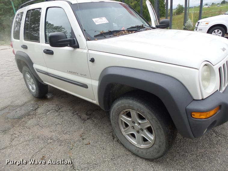 image for item DB1483 2002 Jeep Liberty SUV