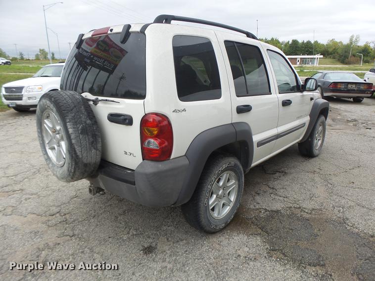 image for item DB1483 2002 Jeep Liberty SUV