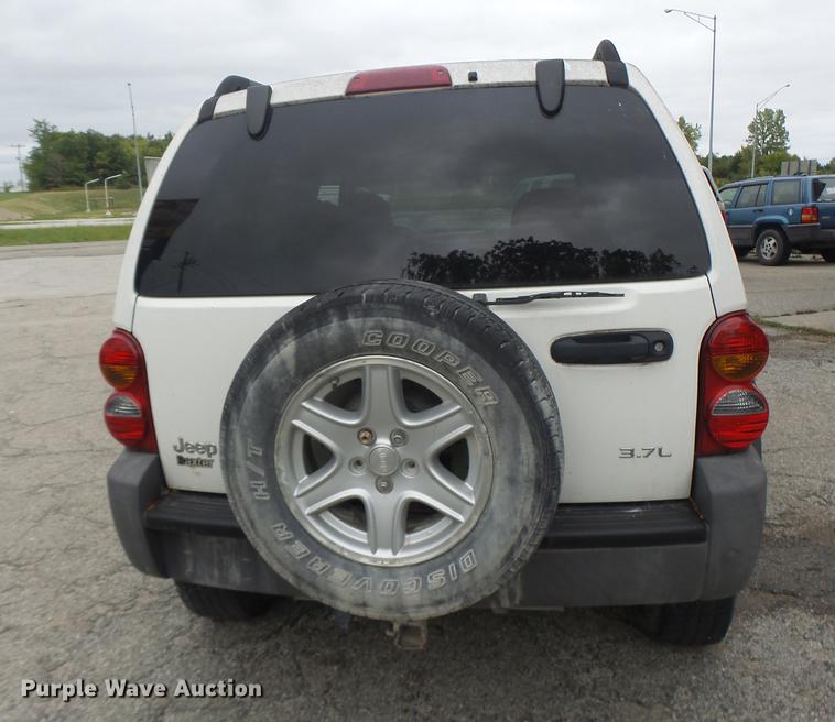 image for item DB1483 2002 Jeep Liberty SUV