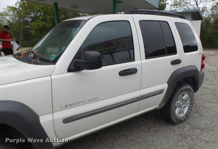 image for item DB1483 2002 Jeep Liberty SUV