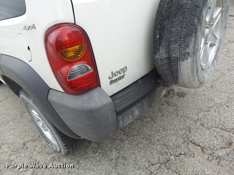 image for item DB1483 2002 Jeep Liberty SUV