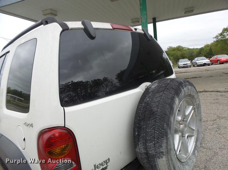 image for item DB1483 2002 Jeep Liberty SUV