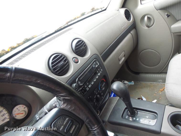 image for item DB1483 2002 Jeep Liberty SUV