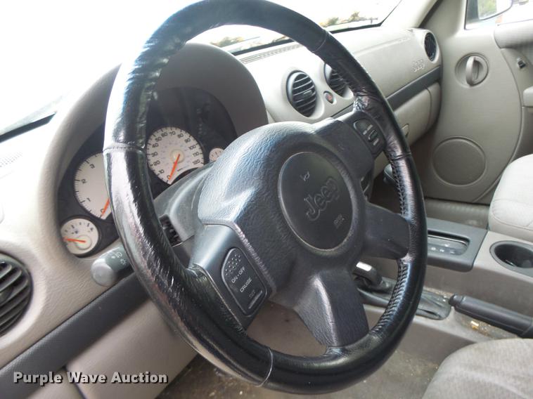 image for item DB1483 2002 Jeep Liberty SUV