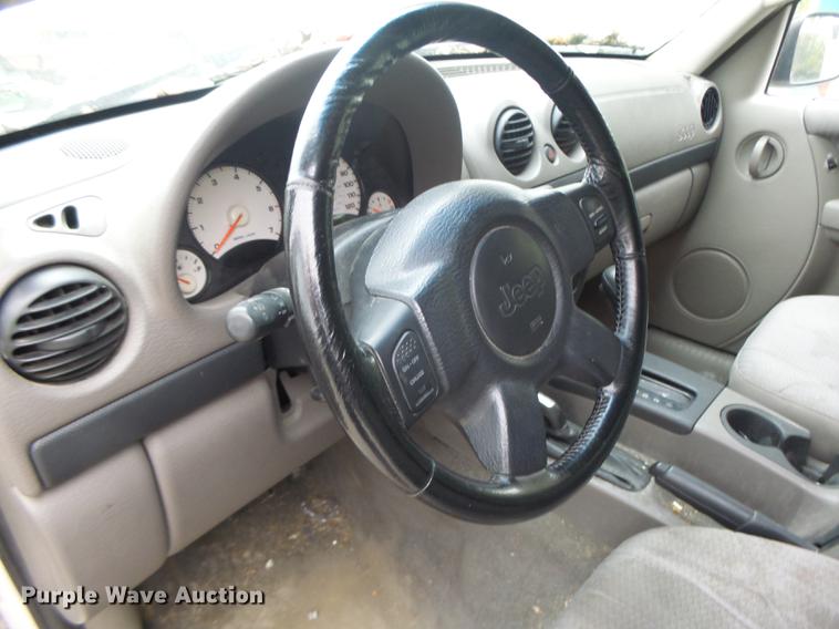 image for item DB1483 2002 Jeep Liberty SUV