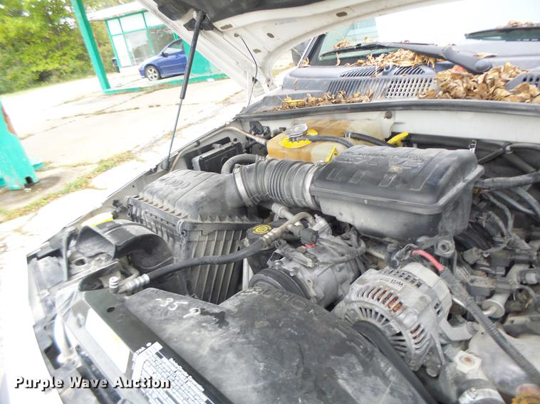 image for item DB1483 2002 Jeep Liberty SUV