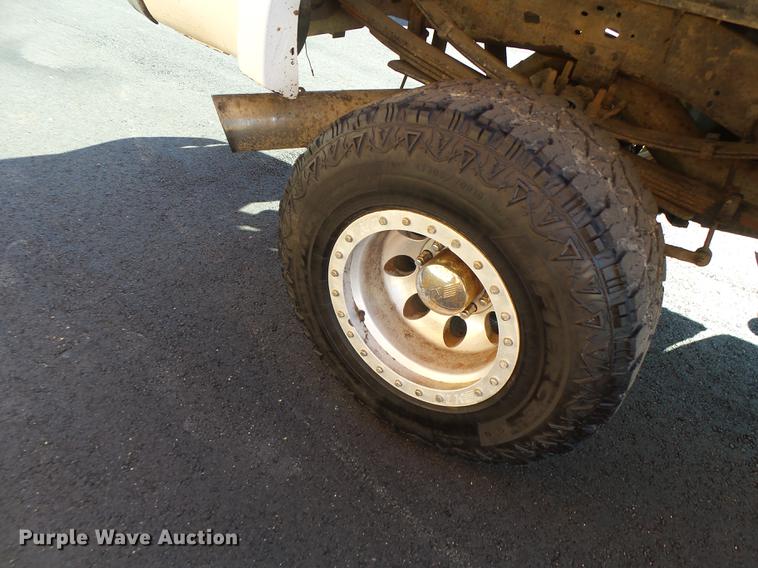 image for item DB1488 2001 Ford F350 Crew Cab pickup truck