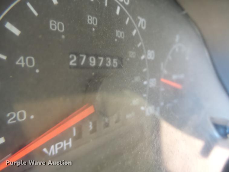 image for item DB1488 2001 Ford F350 Crew Cab pickup truck