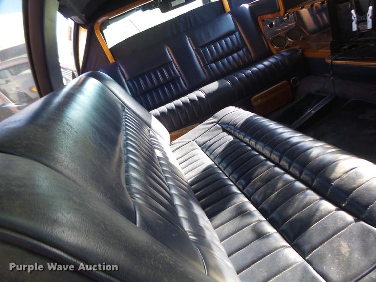 image for item DB1489 1994 Lincoln Town Car limousine