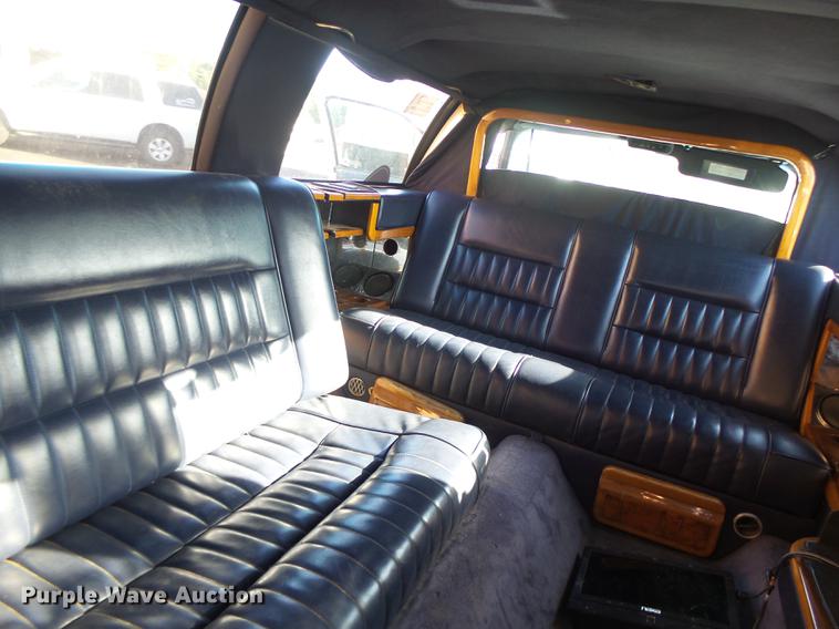 image for item DB1489 1994 Lincoln Town Car limousine