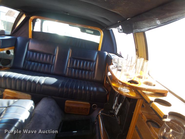 image for item DB1489 1994 Lincoln Town Car limousine