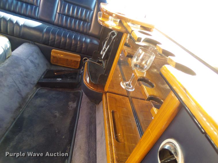 image for item DB1489 1994 Lincoln Town Car limousine