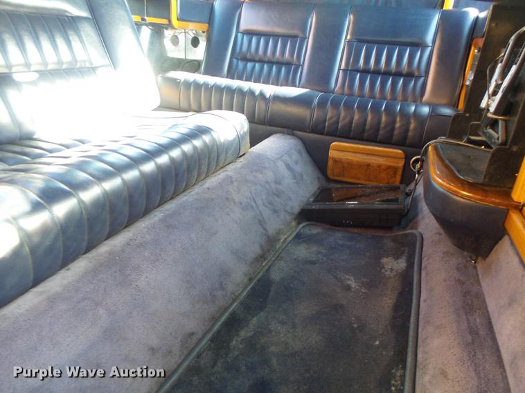 image for item DB1489 1994 Lincoln Town Car limousine