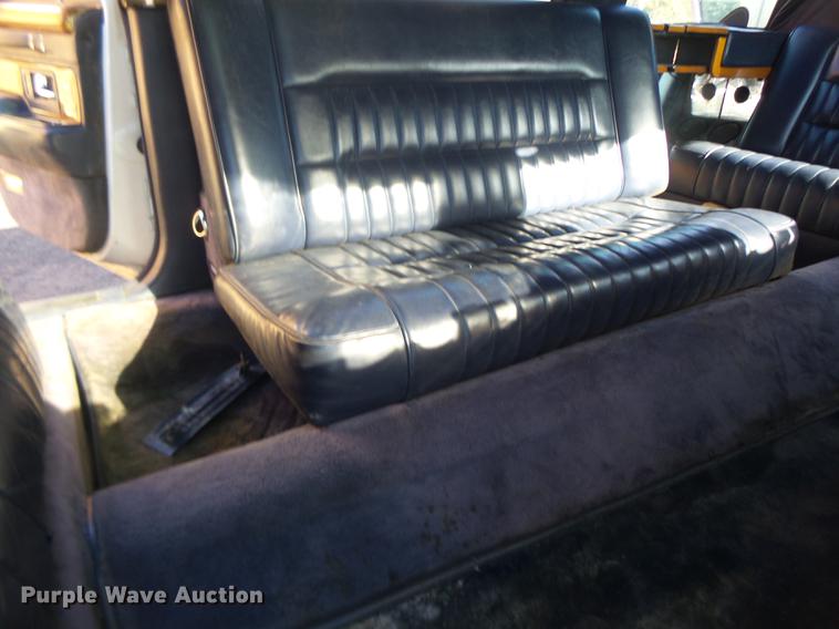 image for item DB1489 1994 Lincoln Town Car limousine