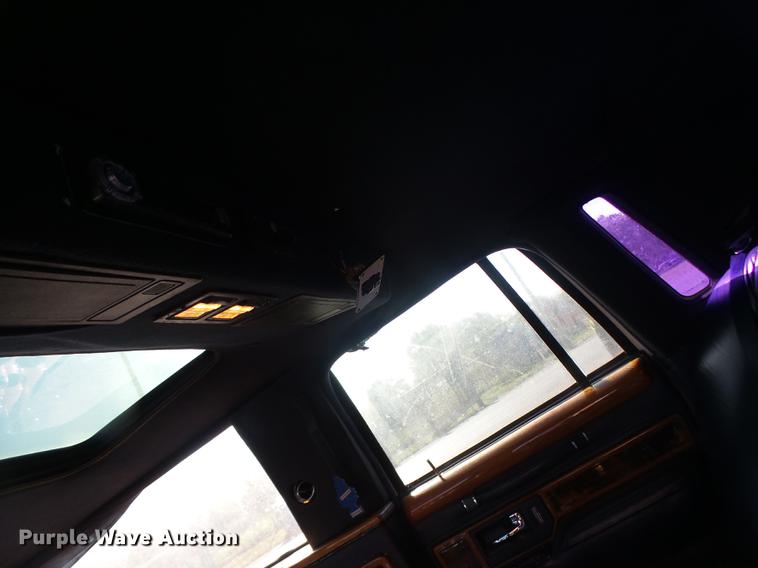 image for item DB1489 1994 Lincoln Town Car limousine