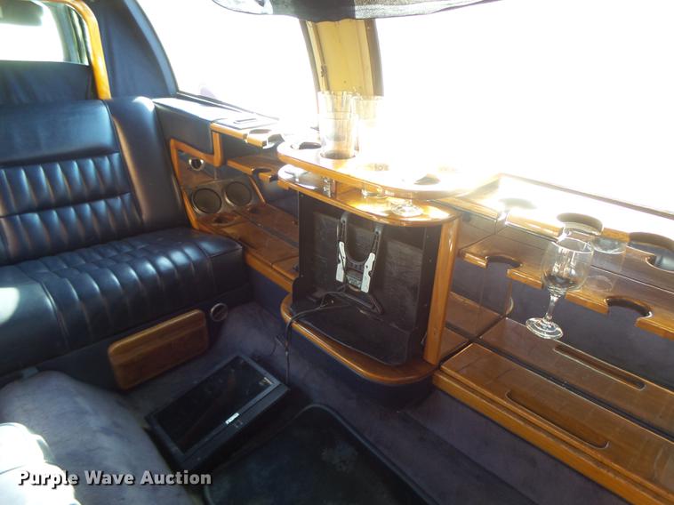 image for item DB1489 1994 Lincoln Town Car limousine