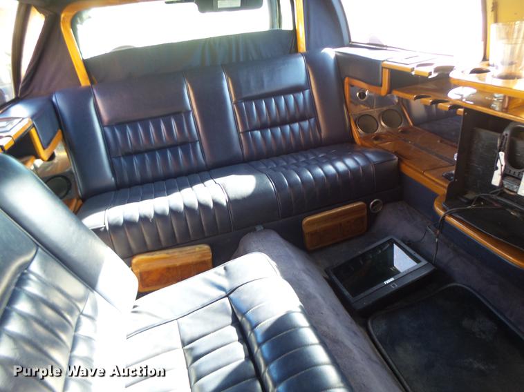 image for item DB1489 1994 Lincoln Town Car limousine