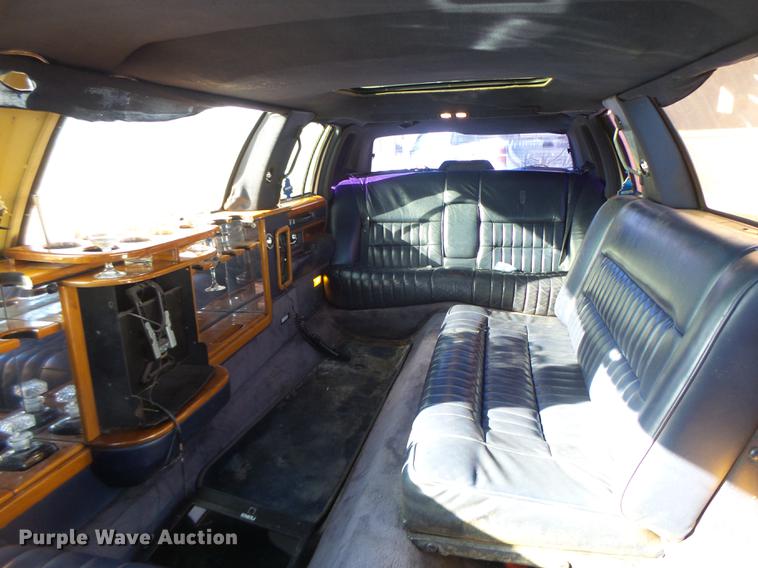 image for item DB1489 1994 Lincoln Town Car limousine