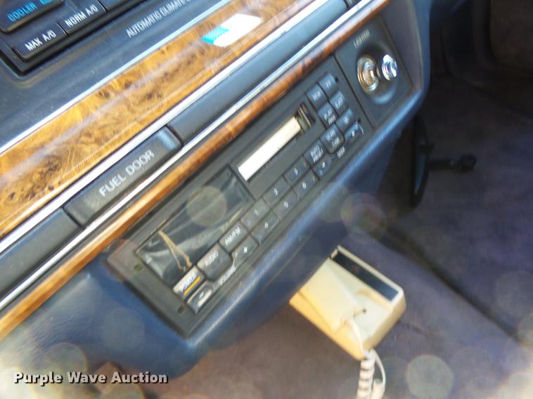 image for item DB1489 1994 Lincoln Town Car limousine