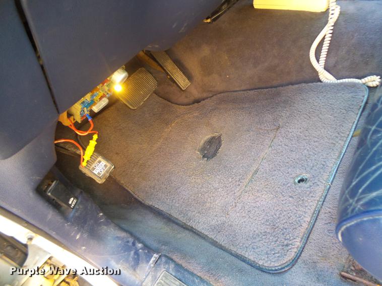 image for item DB1489 1994 Lincoln Town Car limousine