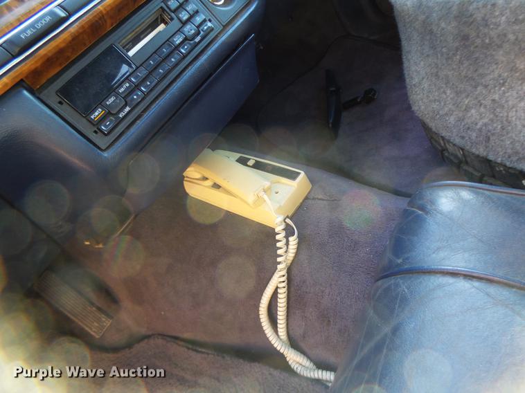 image for item DB1489 1994 Lincoln Town Car limousine