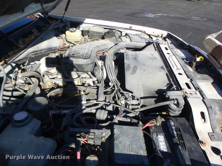 image for item DB1489 1994 Lincoln Town Car limousine