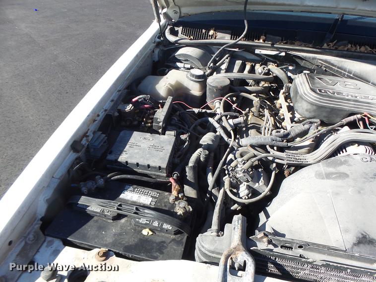 image for item DB1489 1994 Lincoln Town Car limousine