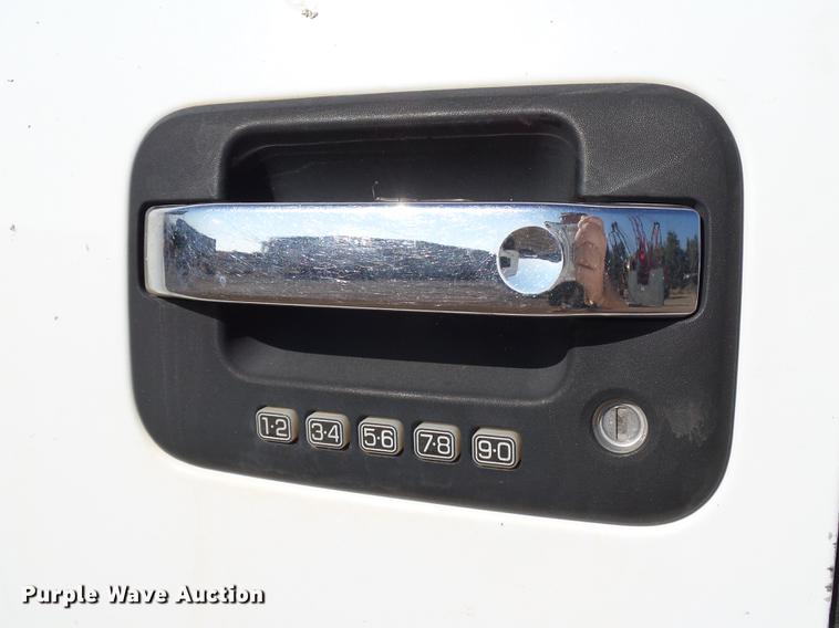 image for item DB4170 2010 Ford F150 XLT SuperCab pickup truck