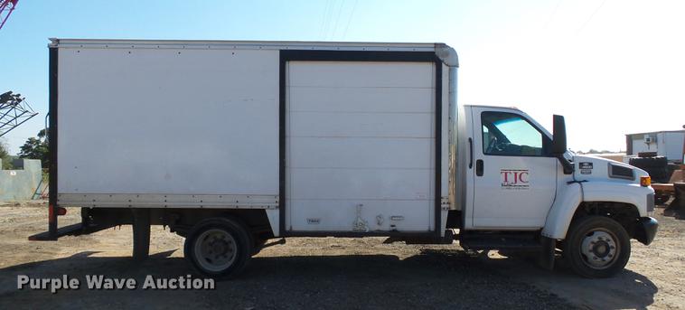 image for item DB4183 2004 Chevrolet C4500 box truck