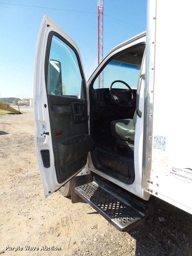 image for item DB4183 2004 Chevrolet C4500 box truck