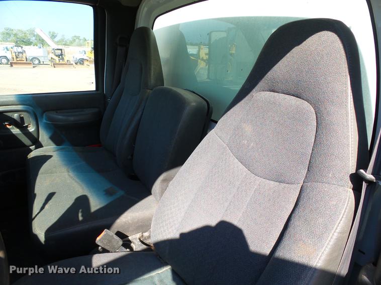 image for item DB4183 2004 Chevrolet C4500 box truck