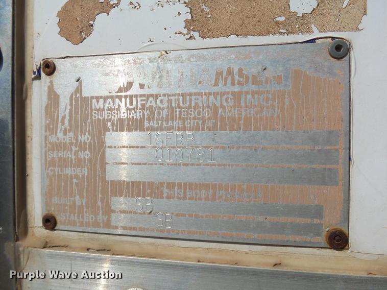 image for item DB4183 2004 Chevrolet C4500 box truck