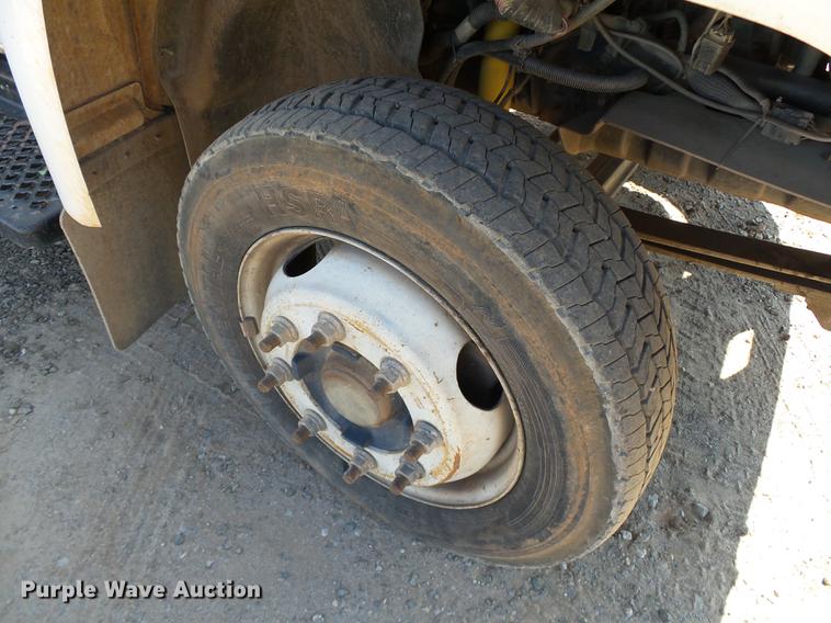 image for item DB4183 2004 Chevrolet C4500 box truck