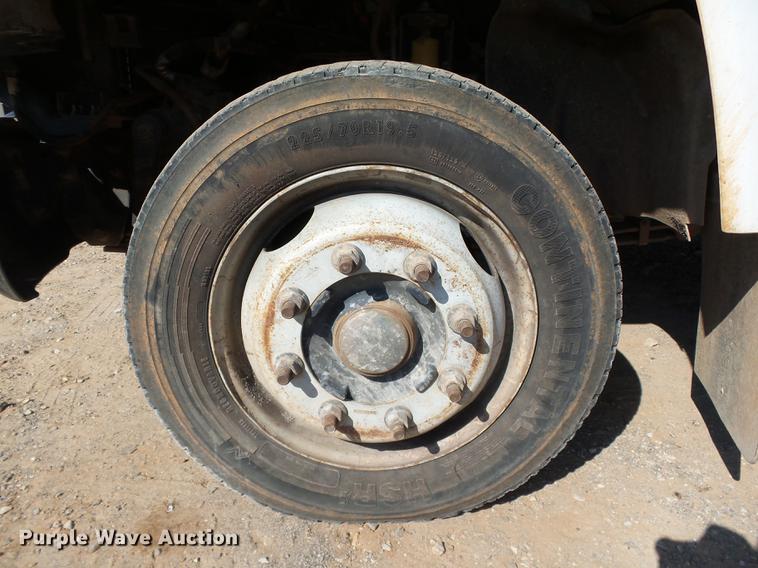 image for item DB4183 2004 Chevrolet C4500 box truck