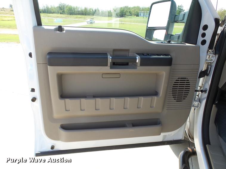 image for item DB4201 2009 Ford F450 Super Duty XLT Crew Cab flatbed truck