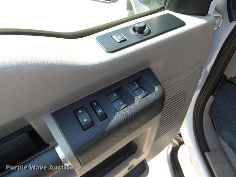 image for item DB4201 2009 Ford F450 Super Duty XLT Crew Cab flatbed truck