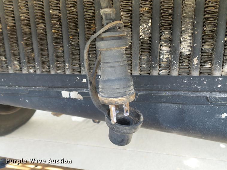 image for item DB4201 2009 Ford F450 Super Duty XLT Crew Cab flatbed truck