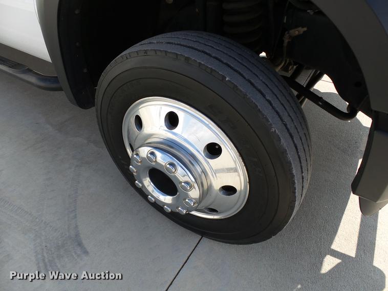 image for item DB4201 2009 Ford F450 Super Duty XLT Crew Cab flatbed truck