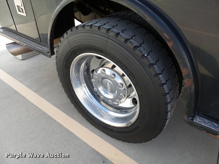 image for item DB4201 2009 Ford F450 Super Duty XLT Crew Cab flatbed truck