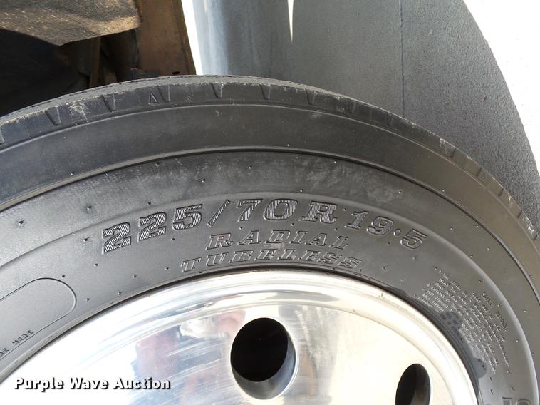 image for item DB4201 2009 Ford F450 Super Duty XLT Crew Cab flatbed truck