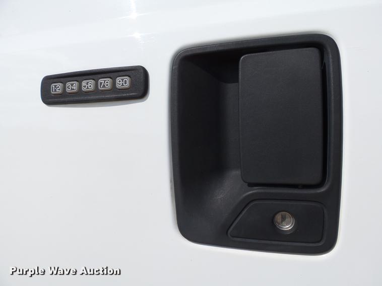 image for item DB4201 2009 Ford F450 Super Duty XLT Crew Cab flatbed truck