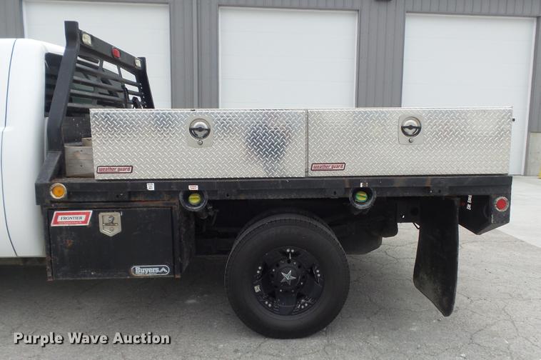 image for item DB6417 2009 Chevrolet Silverado 3500HD flatbed pickup truck