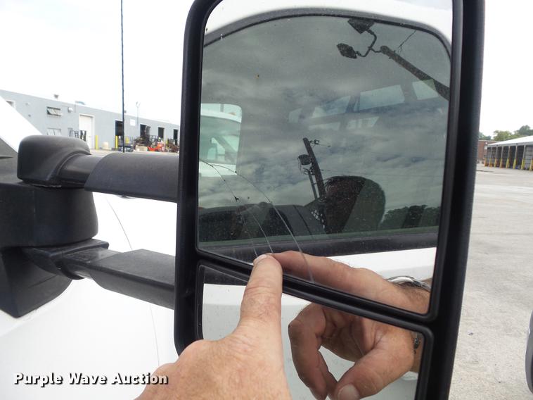 image for item DB6417 2009 Chevrolet Silverado 3500HD flatbed pickup truck