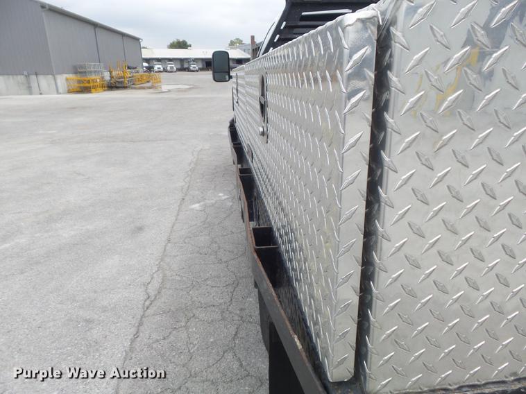 image for item DB6417 2009 Chevrolet Silverado 3500HD flatbed pickup truck