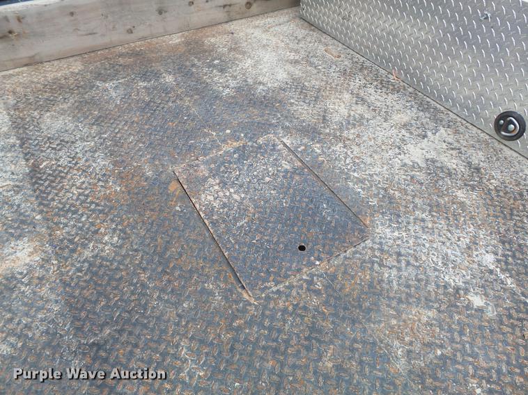 image for item DB6417 2009 Chevrolet Silverado 3500HD flatbed pickup truck