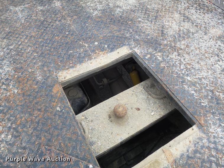 image for item DB6417 2009 Chevrolet Silverado 3500HD flatbed pickup truck