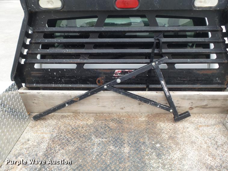 image for item DB6417 2009 Chevrolet Silverado 3500HD flatbed pickup truck