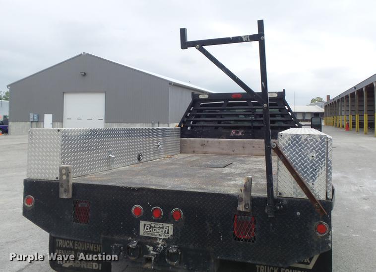 image for item DB6417 2009 Chevrolet Silverado 3500HD flatbed pickup truck