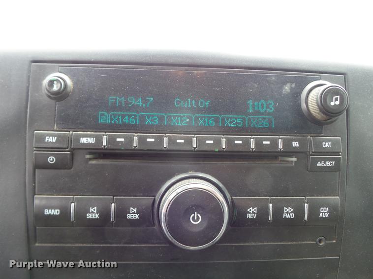 image for item DB6417 2009 Chevrolet Silverado 3500HD flatbed pickup truck